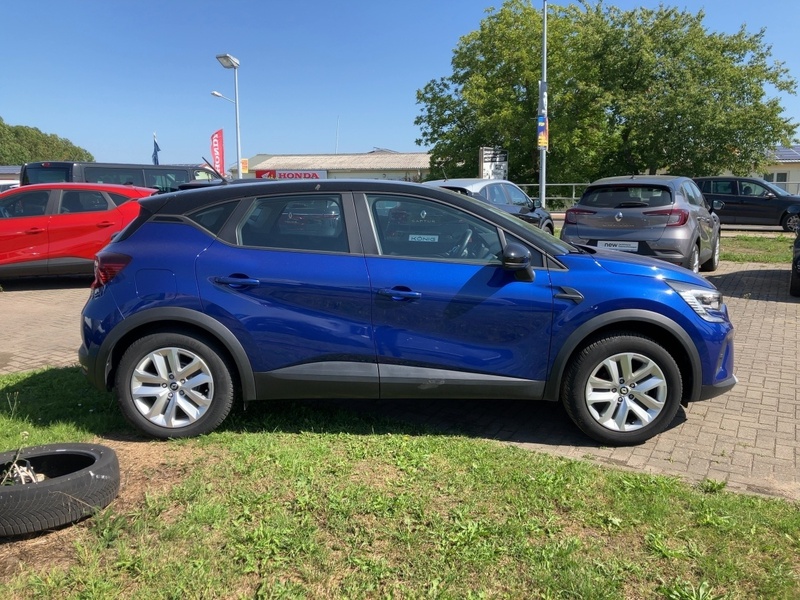 Fahrzeugabbildung Captur EVOLUTION TCe 140 EDC Bild 2 von 17
