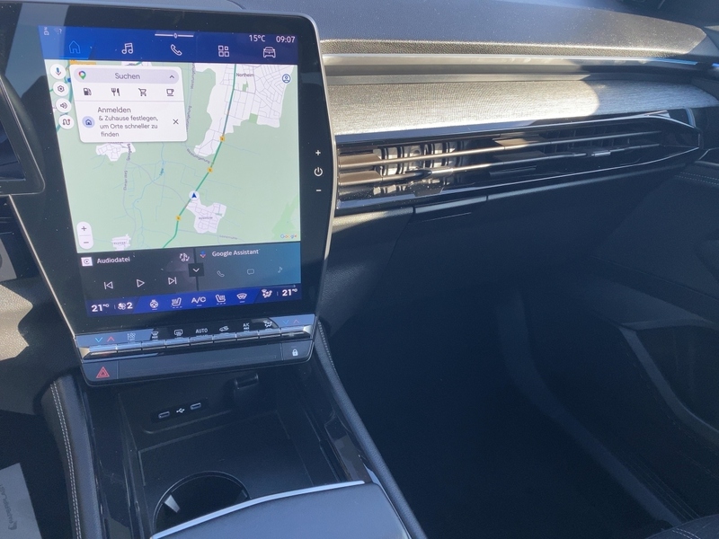 Fahrzeugabbildung Austral Techno E-Tech Full Hybrid 200 Bild 11 von 21