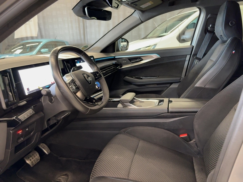 Fahrzeugabbildung Austral Iconic Esprit Alpine full hybrid 200 Bild 11 von 16