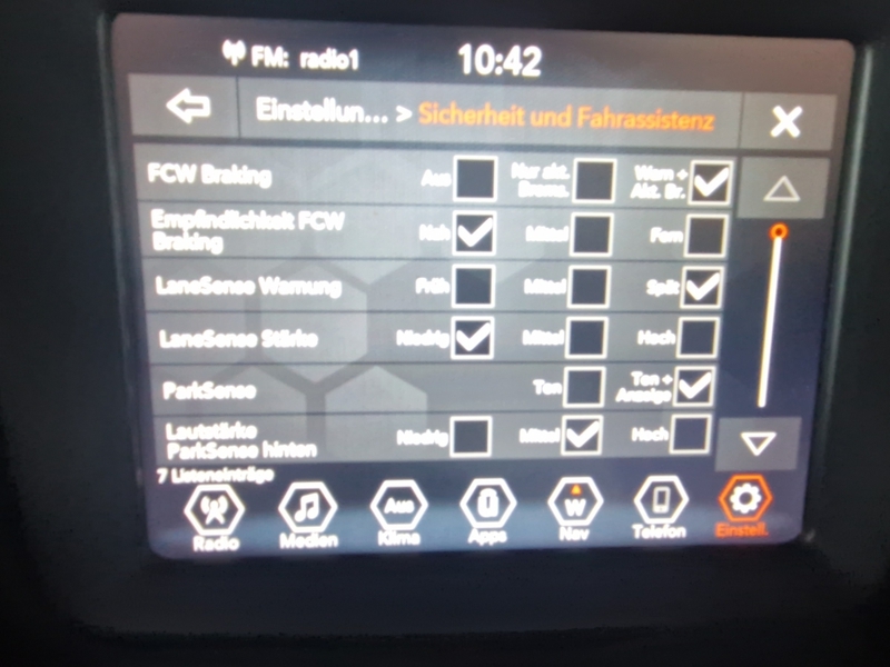Fahrzeugabbildung Renegade MY23 1.5 MHEV Longitude Automatik Bild 13 von 17
