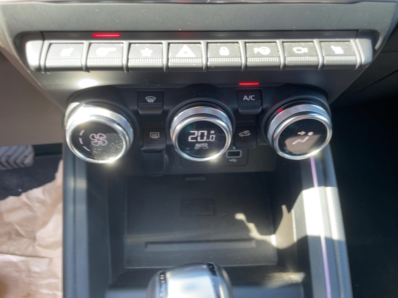 Fahrzeugabbildung Clio EDITION ONE TCe 130 EDC +8-FACH+WINTER-PAKET+ Bild 15 von 15