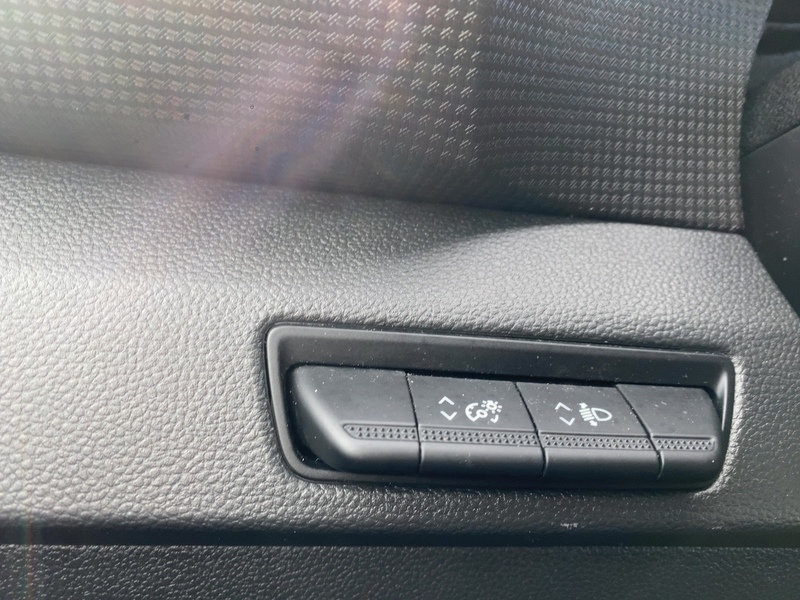 Fahrzeugabbildung Trafic Lkw Komfort L1H1 2,8t Blue dCi 130 Bild 19 von 20