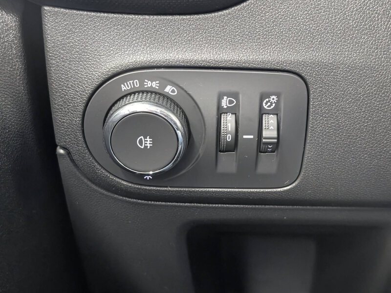 Fahrzeugabbildung Crossland X 1.5 CDTI Elegance LED Navi SHZ Bild 27 von 31