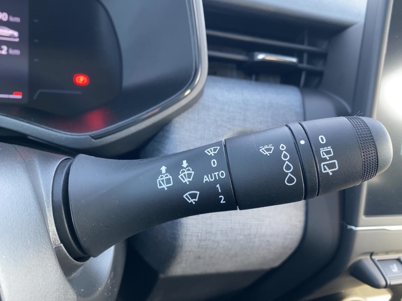 Fahrzeugabbildung Clio EVOLUTION TCe 90 Bild 19 von 21