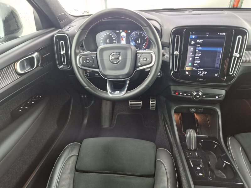 Fahrzeugabbildung XC40 R-Design Automatik SHZ LED Bild 16 von 27