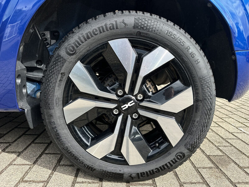 Fahrzeugabbildung Sandero Scheckheft Bild 13 von 14
