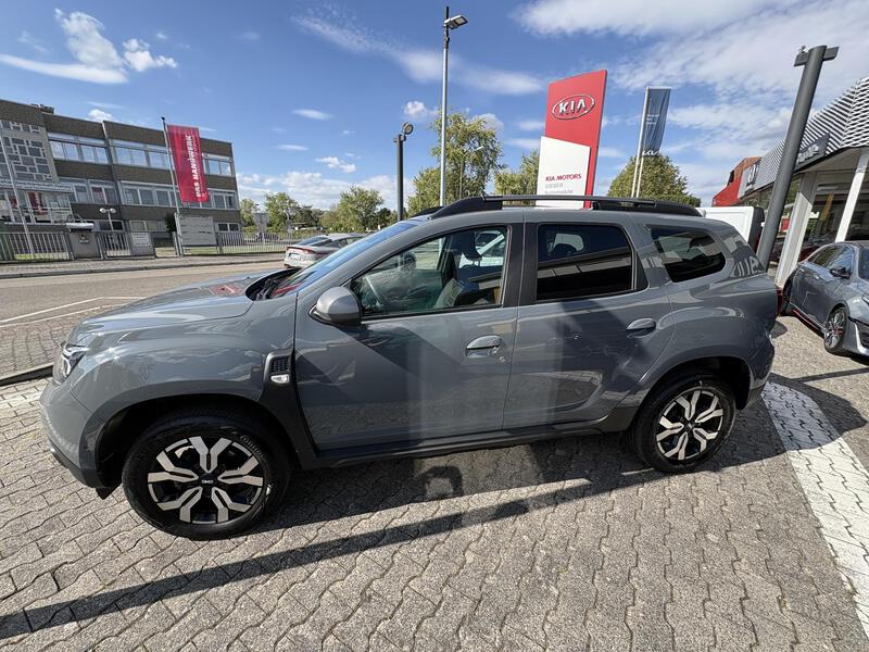 Fahrzeugabbildung Duster II 1.3 TCe 130 Journey 2WD Bild 8 von 18