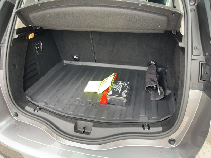 Fahrzeugabbildung Scenic IV 1.3 TCe 140 BOSE-Edition GPF Bild 13 von 15