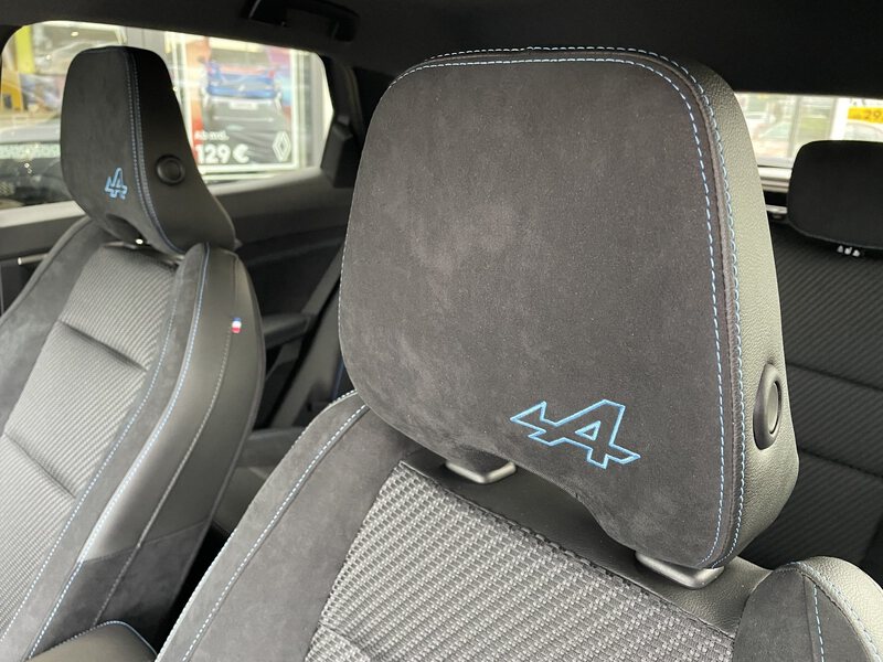 Fahrzeugabbildung Austral Esprit Alpine Full Hybrid E-Tech 200 Bild 10 von 42