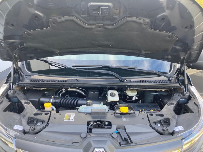 Fahrzeugabbildung Trafic Lkw Komfort L1H1 3,0t Blue dCi 170 Bild 11 von 12