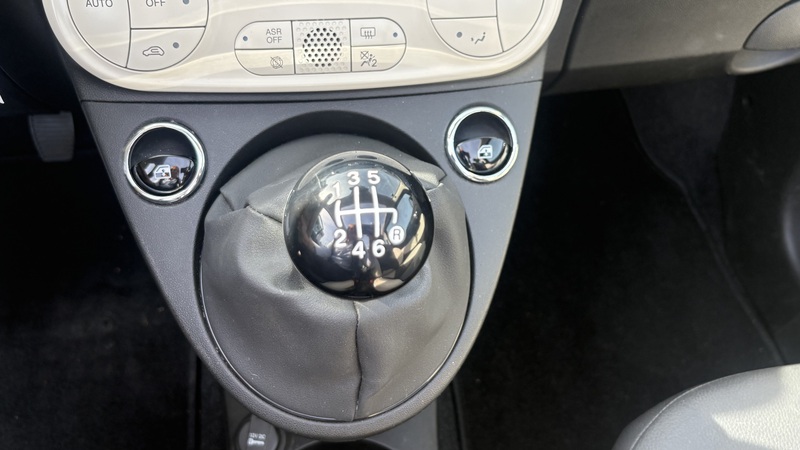 Fahrzeugabbildung 500C Cabrio 1.0 70PS Dolcevita Klimaautomatik Bild 14 von 17