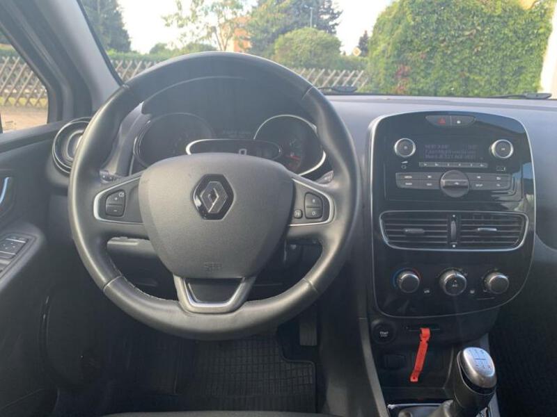 Fahrzeugabbildung Clio Limited Bild 15 von 15
