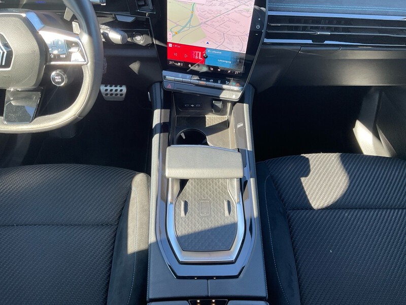 Fahrzeugabbildung Austral Techno Esprit Alpine Mild Hybrid 160 Bild 10 von 17