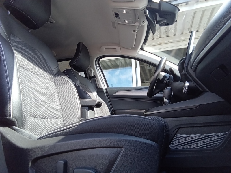 Fahrzeugabbildung Arkana TECHNO E-TECH Hybrid 145 Bild 12 von 15