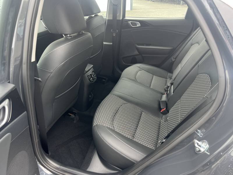 KIA Xcee'D
