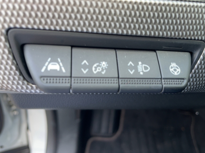 Fahrzeugabbildung Arkana 1.6 E-TECH Hybrid 145 Intens Bild 13 von 15