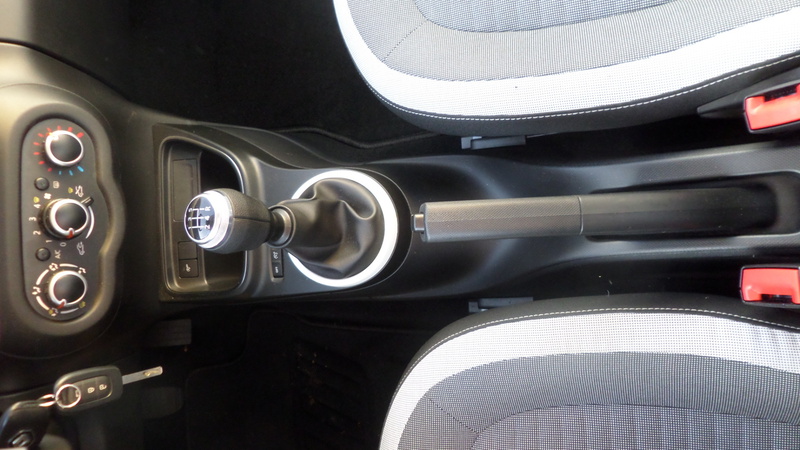 Fahrzeugabbildung Twingo Bluetooth Tempomat Lichtautomatik Bild 13 von 15