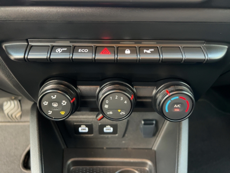 Fahrzeugabbildung Duster DUSTER Bild 14 von 20