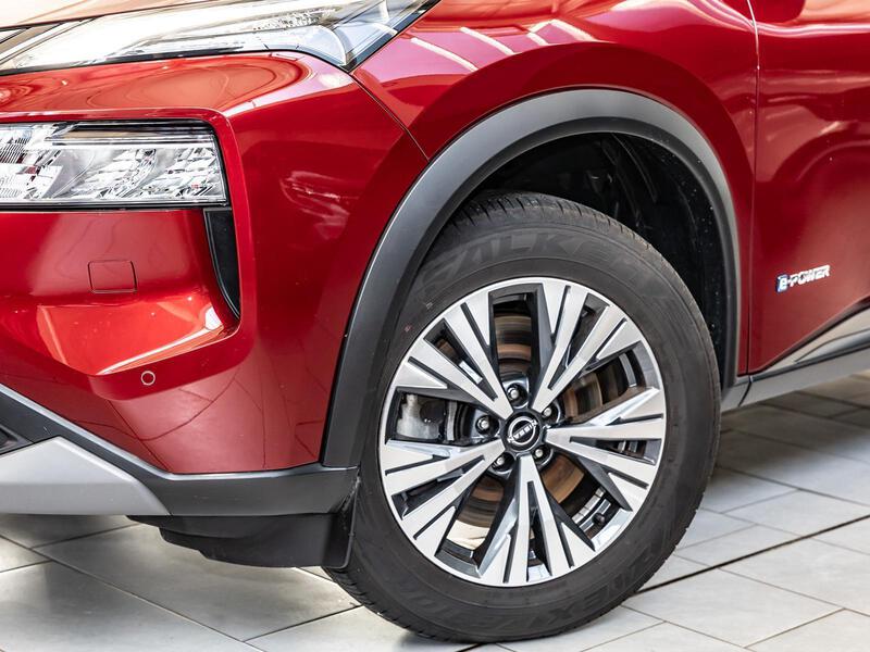 Fahrzeugabbildung X-Trail 7-SITZER 360° BT Bild 9 von 15