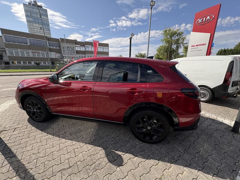 Fahrzeugabbildung ZR-V e:HEV Sport Black-Emblem-Kit Bild 7 von 18