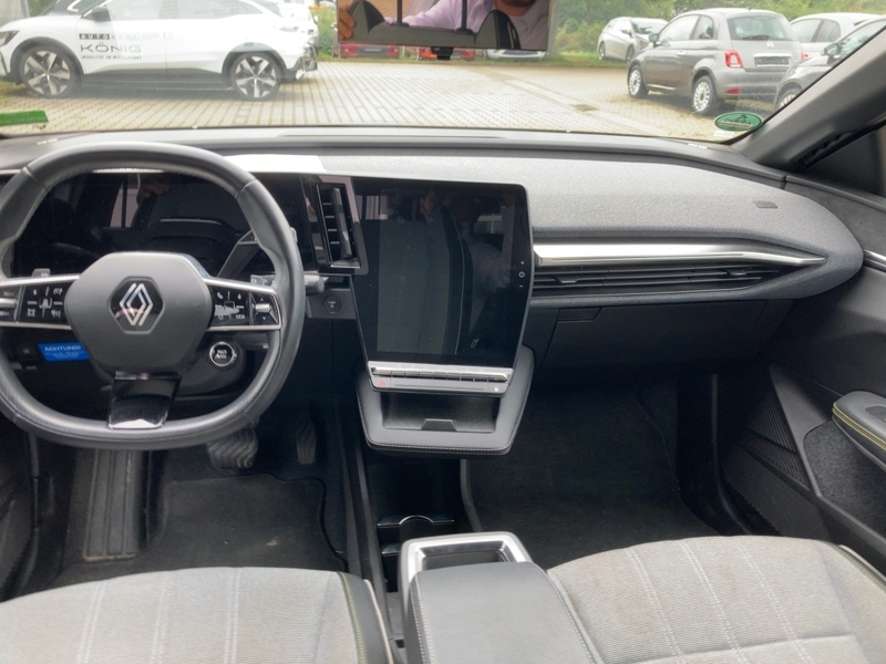 Fahrzeugabbildung Megane E-TECH TECHNO EV60 220 Bild 8 von 20