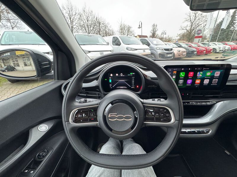 Fahrzeugabbildung 500e KLIMA*CARPLAY*TEMPOMAT*DAB Bild 15 von 16
