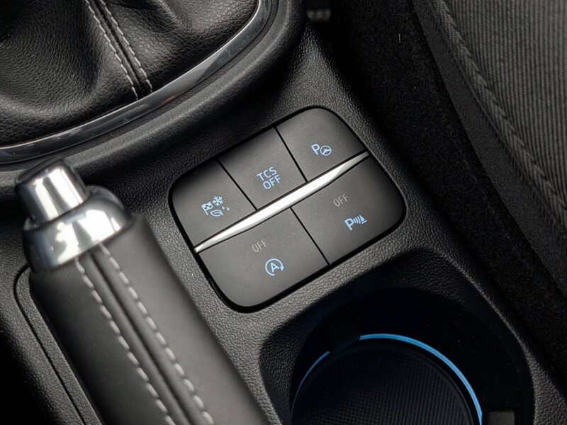 Fahrzeugabbildung Puma 1.0 EcoBoost MHEV Titanium X Massage B&O Bild 22 von 49