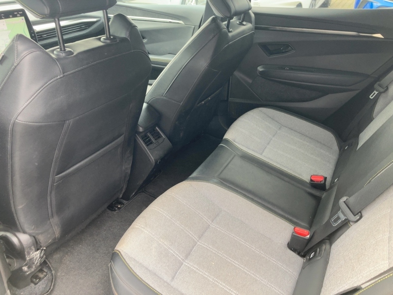 Fahrzeugabbildung Megane E-TECH TECHNO EV60 220 Bild 19 von 20