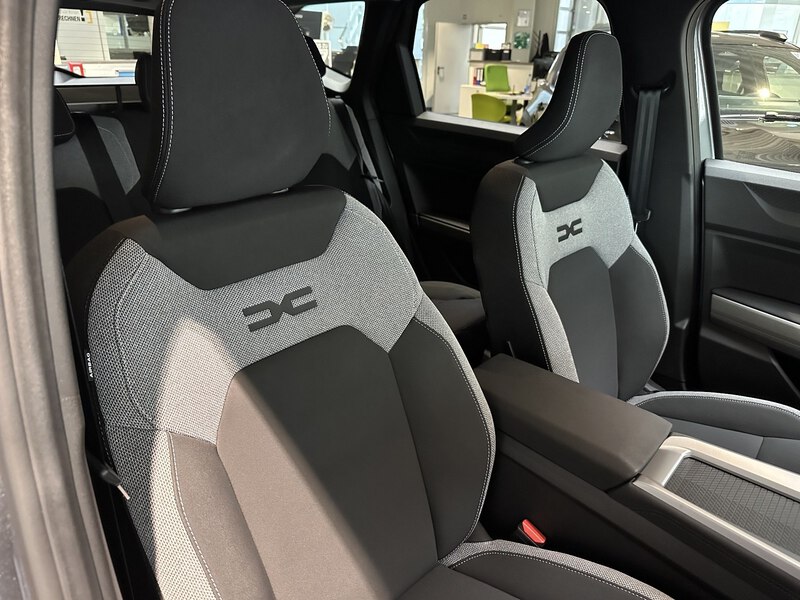 Fahrzeugabbildung Bigster Journey HYBRID 155 Bild 12 von 50