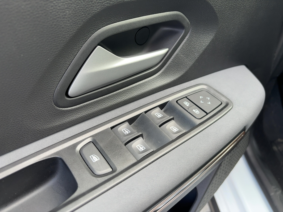 Dacia Sandero – Bild 13
