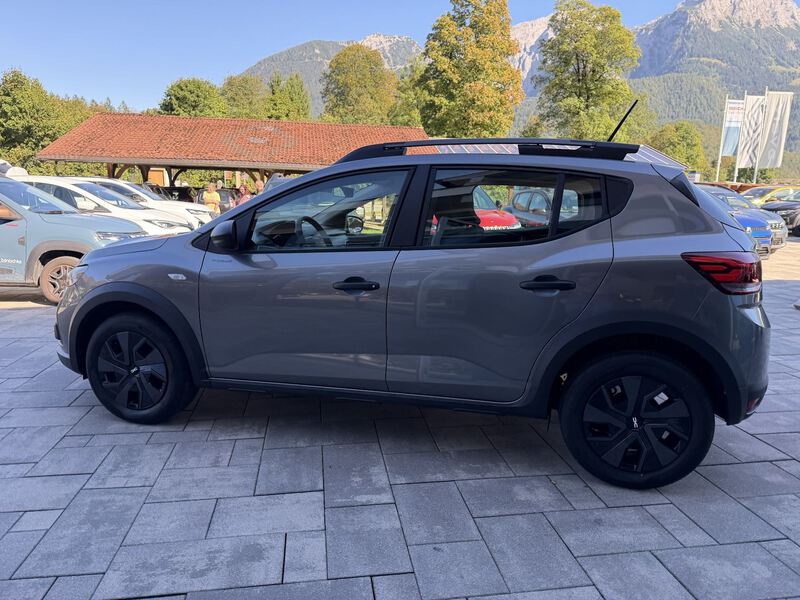 Fahrzeugabbildung Sandero III Stepway Essential TCe 90 Bild 8 von 19