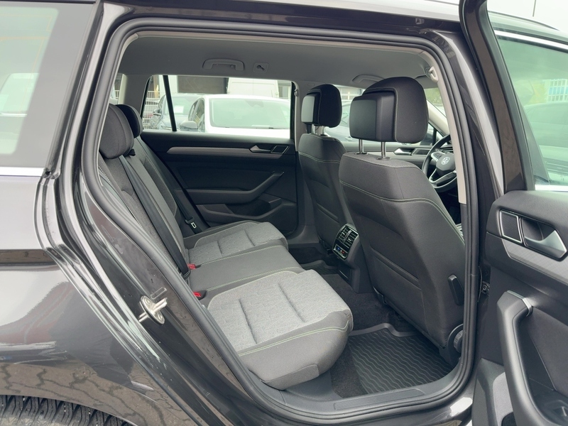 Fahrzeugabbildung Passat Variant Variant 1.5 TSI Business OPF Bild 8 von 15
