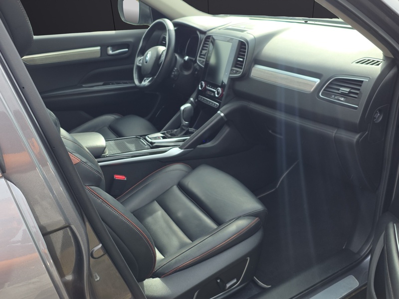 Fahrzeugabbildung Koleos Panoramadach Automatik Allrad Navi Bild 6 von 15
