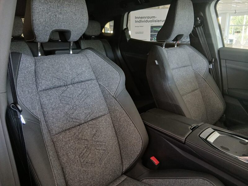 Fahrzeugabbildung Austral Techno Mild Hybrid 160 Automatik Bild 13 von 48