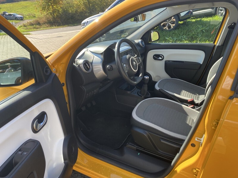 Fahrzeugabbildung Twingo 1.0 SCe 65 ZEN Bild 10 von 16