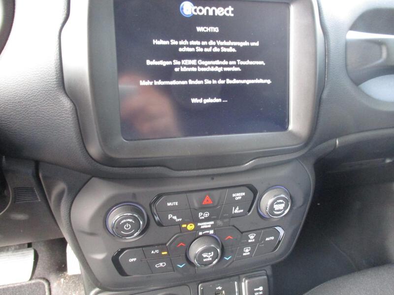 Fahrzeugabbildung Renegade First Edition Automatik Klima*CarPlay Bild 13 von 20