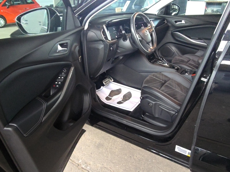 Fahrzeugabbildung Grandland X GS 1.2T Automatik Navi Bild 16 von 19