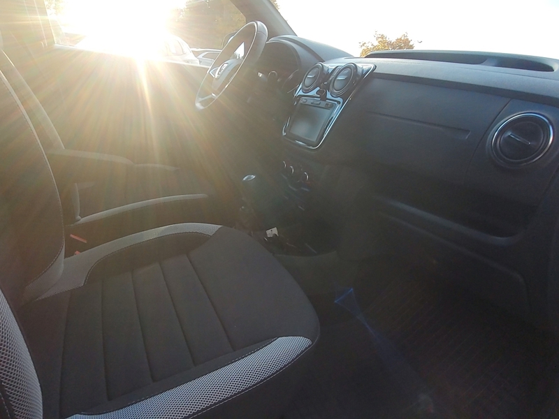 Fahrzeugabbildung Dokker Stepway Plus TCe 130 GPF Bild 7 von 12
