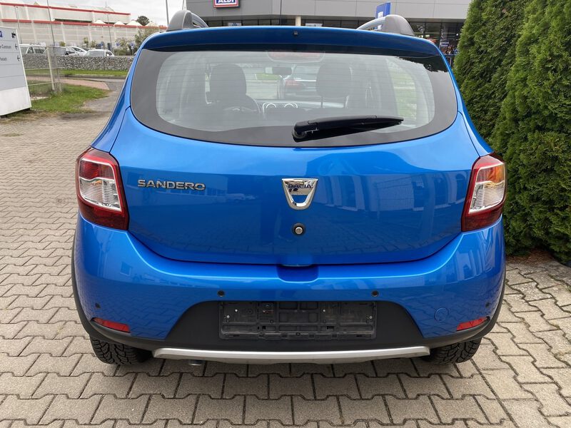 Fahrzeugabbildung Sandero Stepway Bild 5 von 19