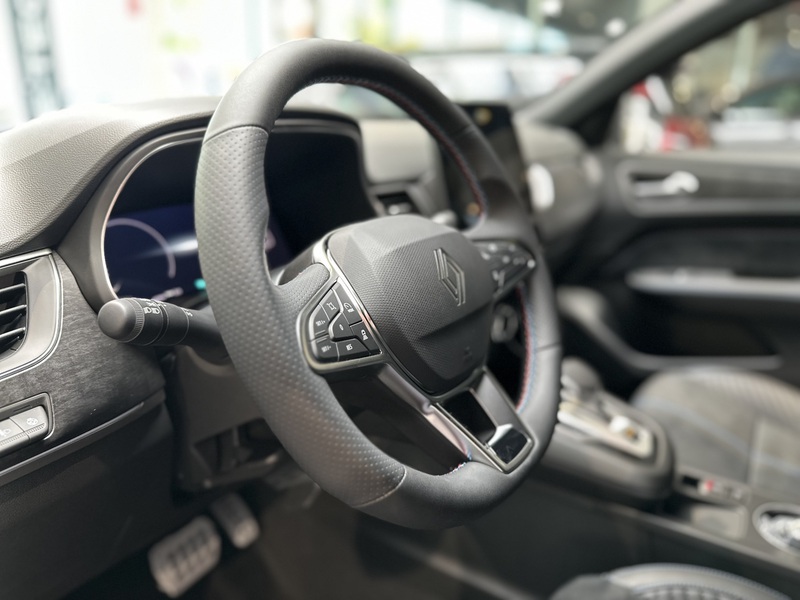 Fahrzeugabbildung Arkana Esprit Alpine E-Tech Full Hybrid 145PS Bild 38 von 50