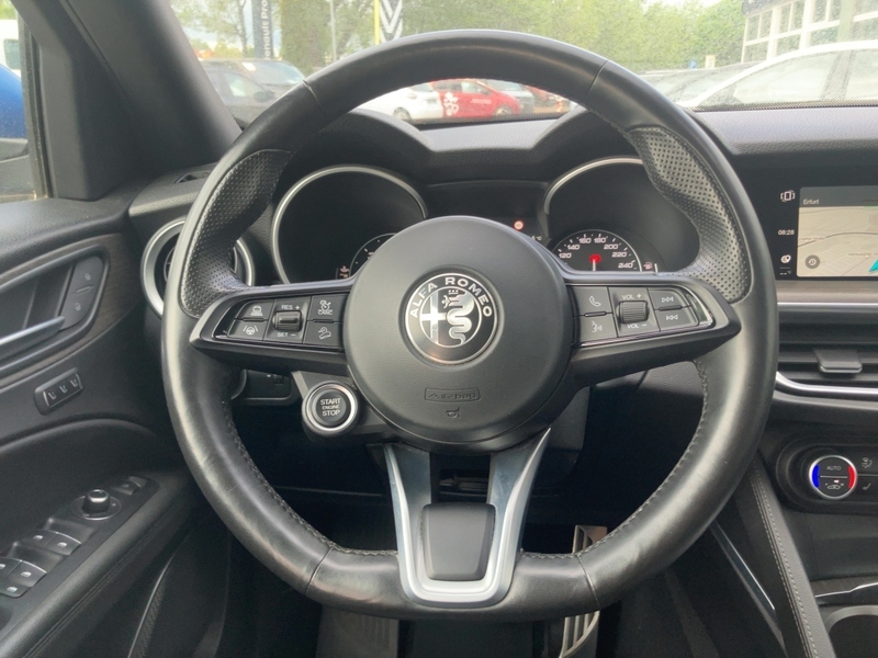 Fahrzeugabbildung Stelvio elektr. Sitze*Leder*Navi* Bild 10 von 20