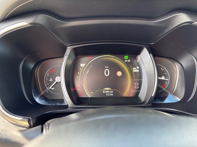 Fahrzeugabbildung Koleos Navi PDC v+h Kamera Bild 12 von 17