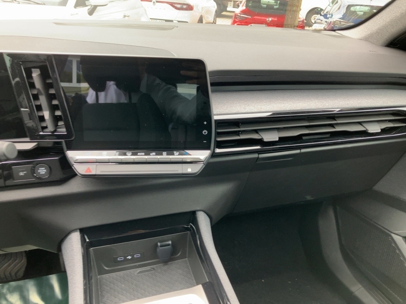 Fahrzeugabbildung Austral Evolution Mild Hybrid 160 Automatik Bild 9 von 14