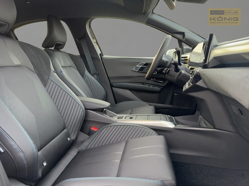 Fahrzeugabbildung Clio Evolution Full Hybrid E-Tech 160 Bild 3 von 18