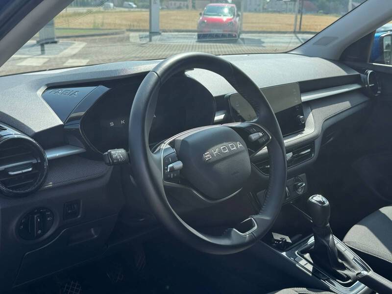 Fahrzeugabbildung Fabia *Klima/CarPlay/EPH* Bild 12 von 12