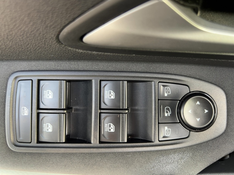 Fahrzeugabbildung Duster 1.6 E-TECH 140 Extreme  Bild 16 von 30