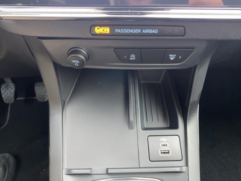 Fahrzeugabbildung Puma TITANIUM*AHK*NAVI*SHZ*PDC*LED Bild 16 von 17