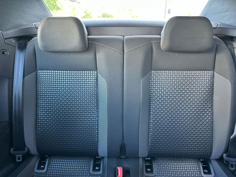 Fahrzeugabbildung T-Roc PDC Navi Bild 16 von 20