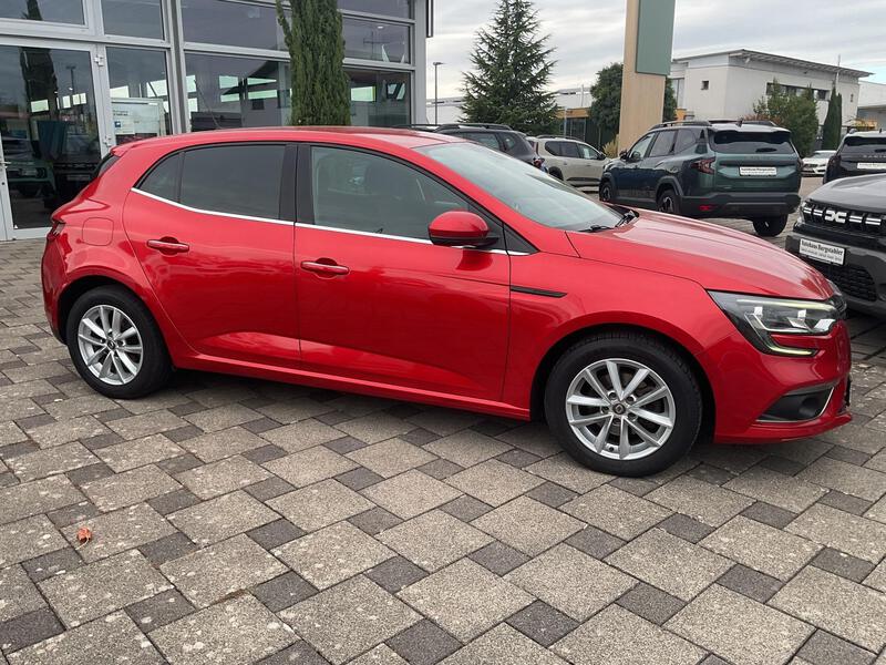 Fahrzeugabbildung Megane Limited 1.3 TCe 115 Bild 4 von 16
