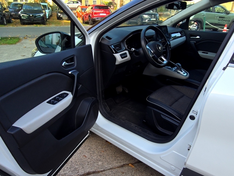 Fahrzeugabbildung Captur EDITION ONE E-TECH PLUG-IN 160 Bild 18 von 20